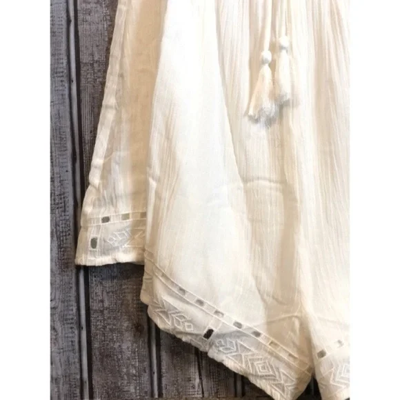 Lush Halter Popover Eyelet Romper | Ivory - Picture 6 of 6